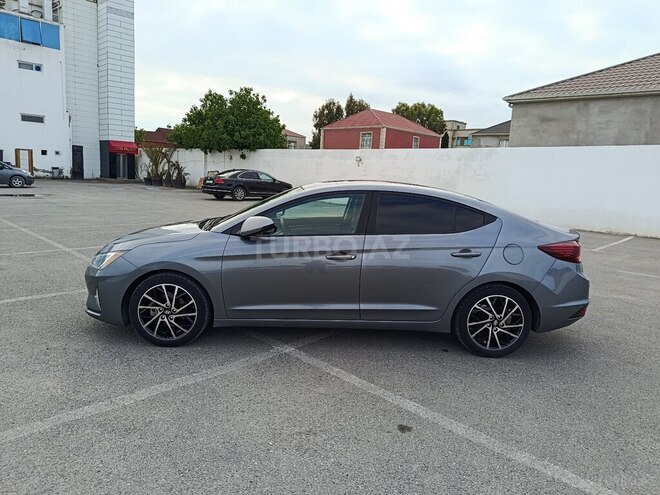 Hyundai Elantra-7