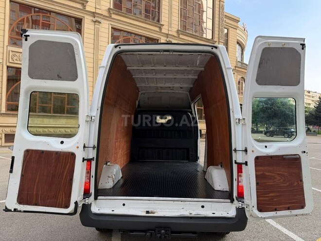 Ford Transit-10