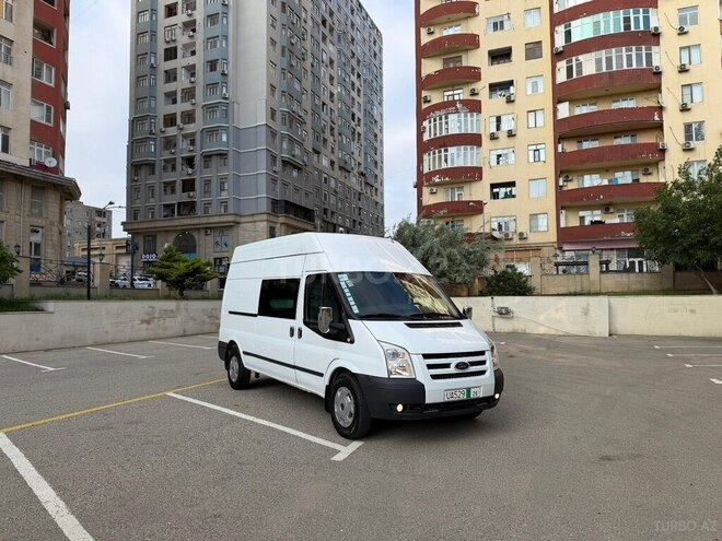 Ford Transit-9