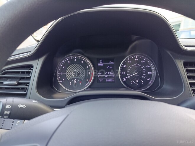 Hyundai Elantra-18