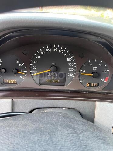 Mercedes E 220-9