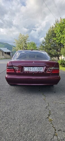 Mercedes E 220-16