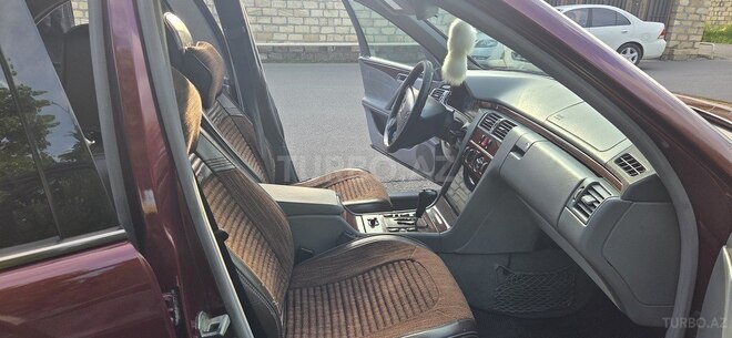 Mercedes E 220-12