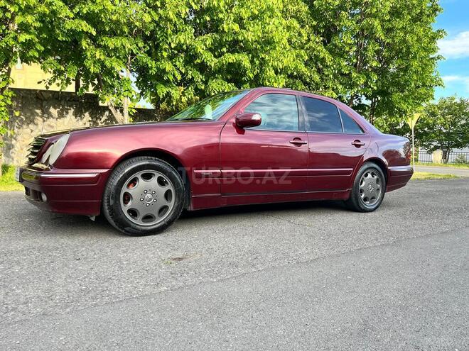 Mercedes E 220-4