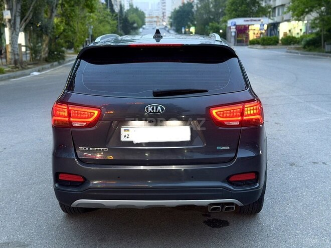 Kia Sorento-4