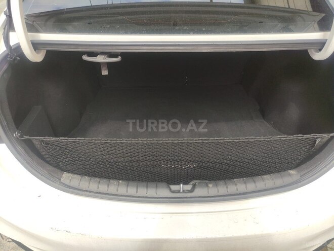 Hyundai Accent-4