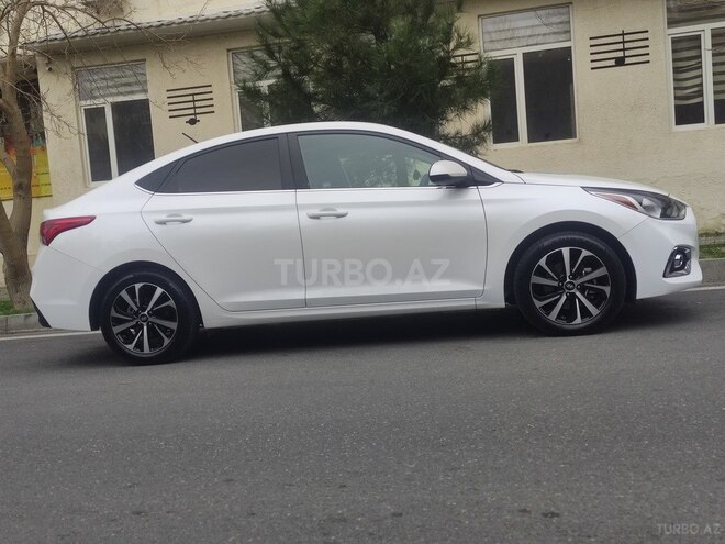 Hyundai Accent-3