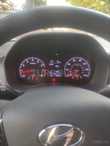 Hyundai Accent-10
