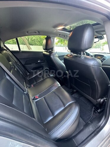 Chevrolet Cruze-9