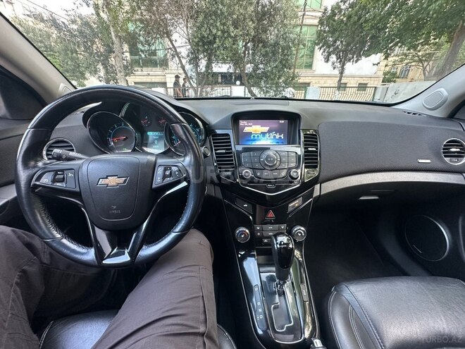 Chevrolet Cruze-11