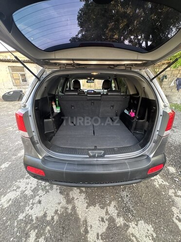 Kia Sorento-13