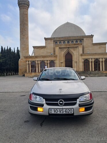 Opel Omega-1