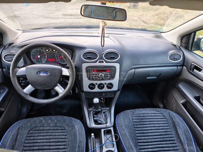 Ford Focus-2