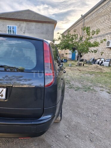 Ford Focus-12