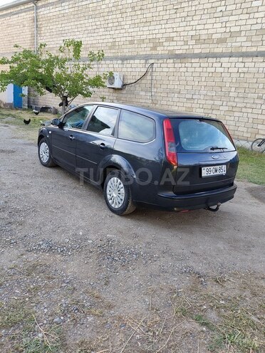 Ford Focus-11