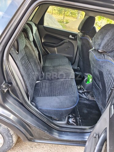 Ford Focus-6