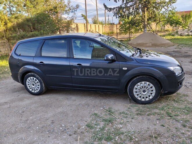 Ford Focus-13