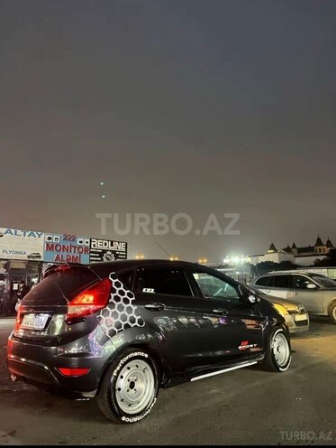 Ford Fiesta-5