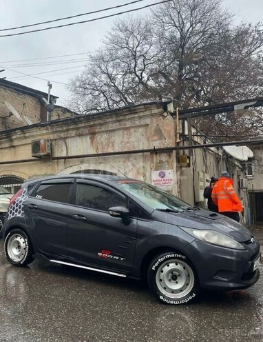 Ford Fiesta-10
