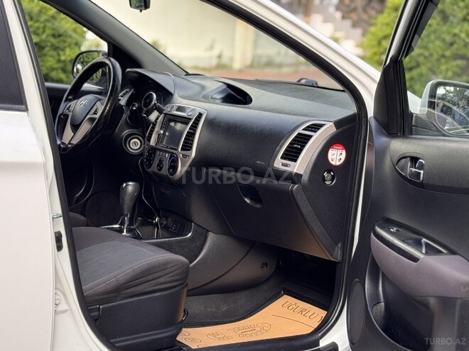Hyundai i20-13