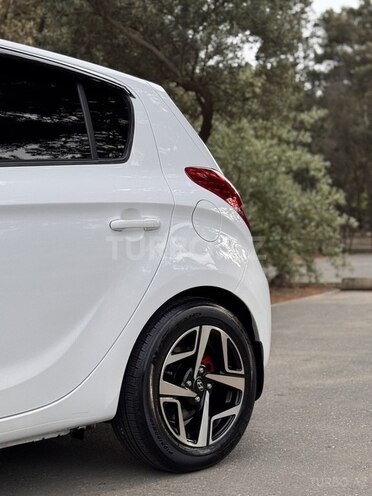 Hyundai i20-8