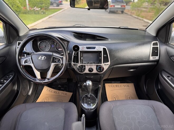 Hyundai i20-12