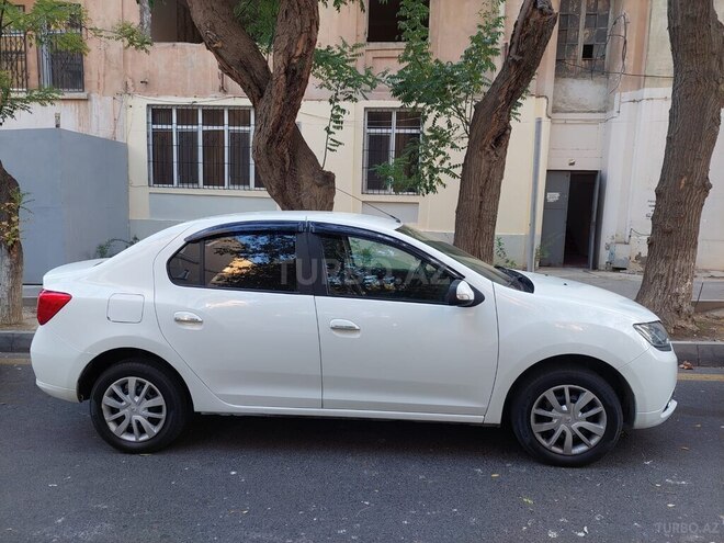 Renault Logan-4