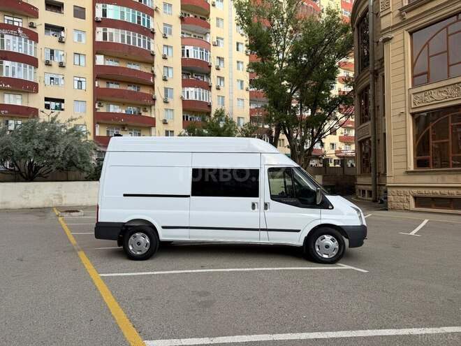 Ford Transit-19