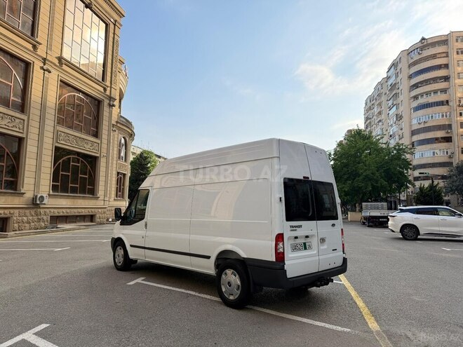 Ford Transit-21