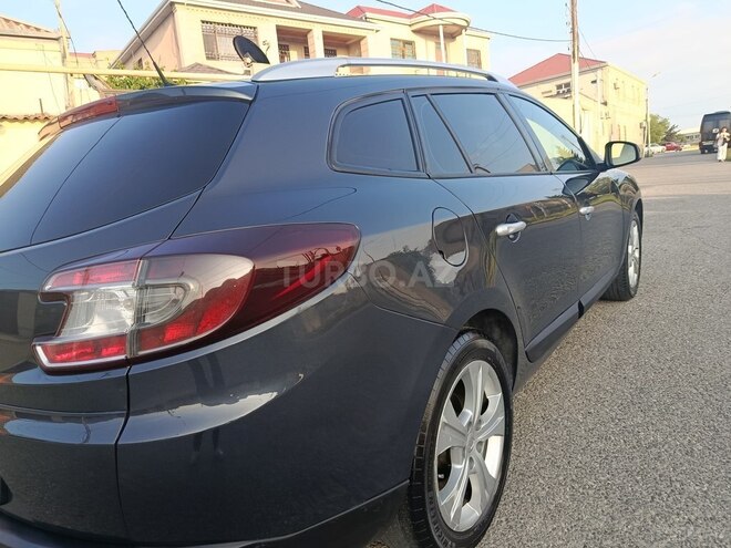 Renault Megane-13