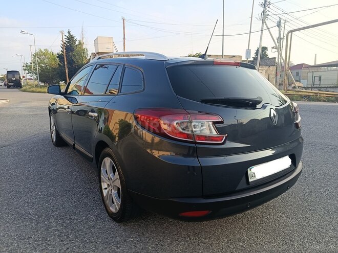 Renault Megane-11
