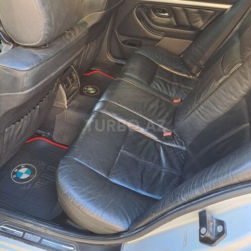 BMW 525-7