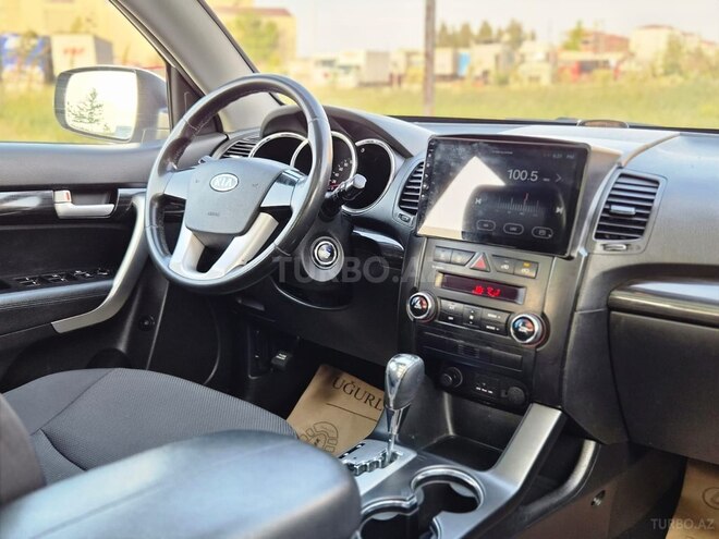Kia Sorento-16