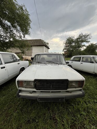 LADA (VAZ) 2107-1