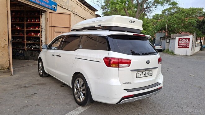 Kia Carnival-3