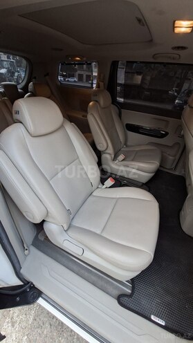 Kia Carnival-20