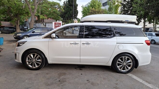 Kia Carnival-7