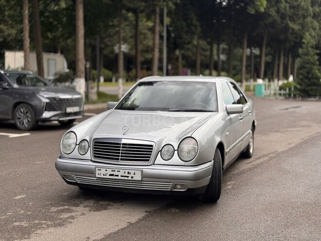 Mercedes E 240-2