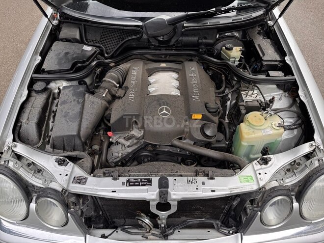 Mercedes E 240-10