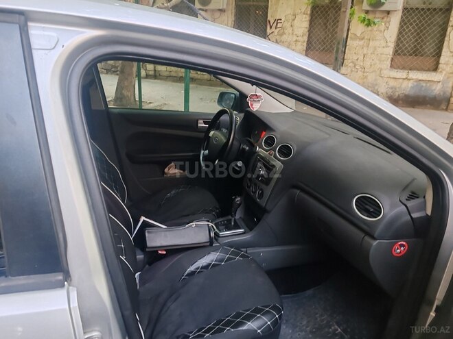 Ford Focus-6