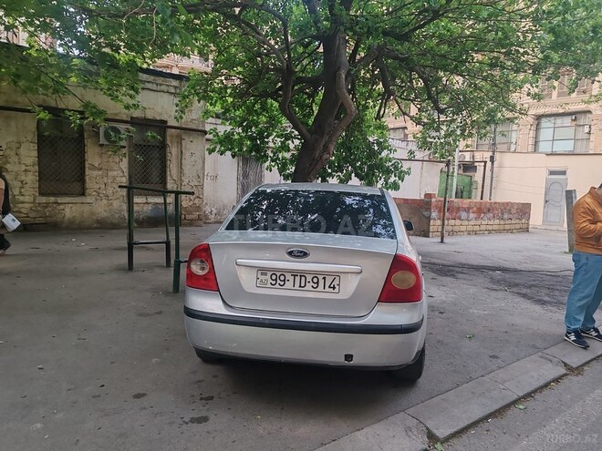 Ford Focus-11