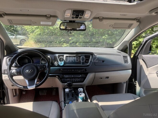 Kia Carnival-2