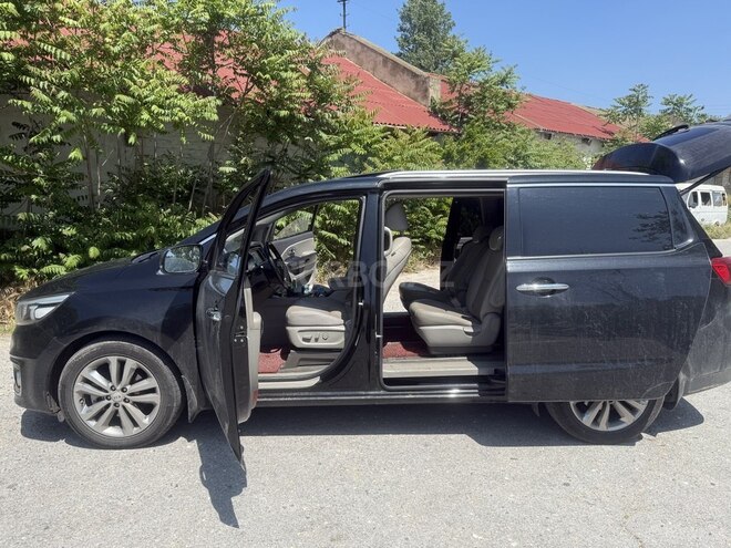 Kia Carnival-6