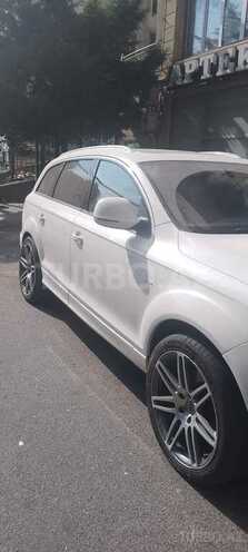 Audi Q7-8