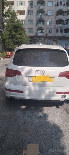 Audi Q7-7