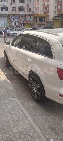 Audi Q7-9