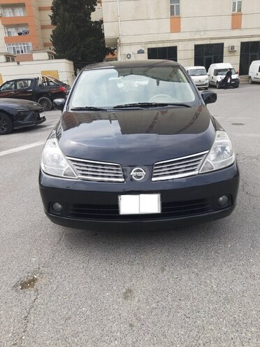 Nissan Tiida-1
