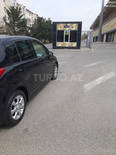 Nissan Tiida-4
