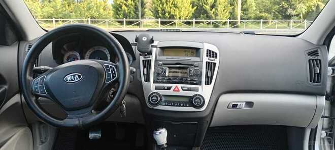 Kia Ceed-15