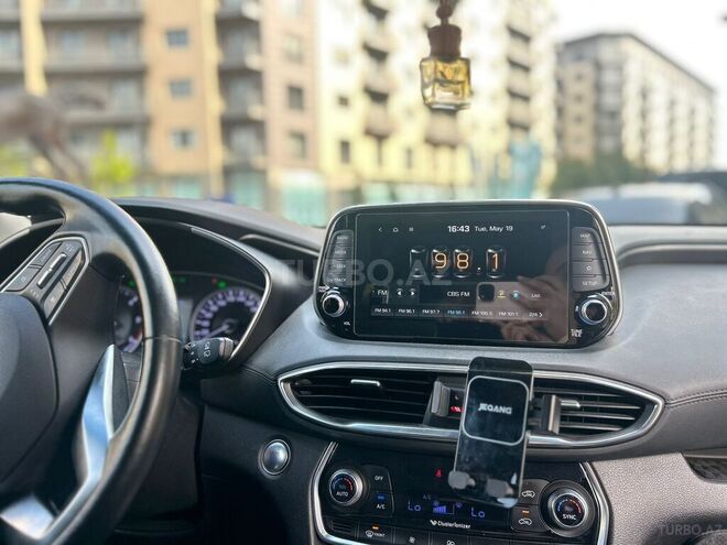 Hyundai Santa Fe-12